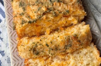 CHEDDAR BAY BISCUIT BREAD – The Southern Woman Cooks
